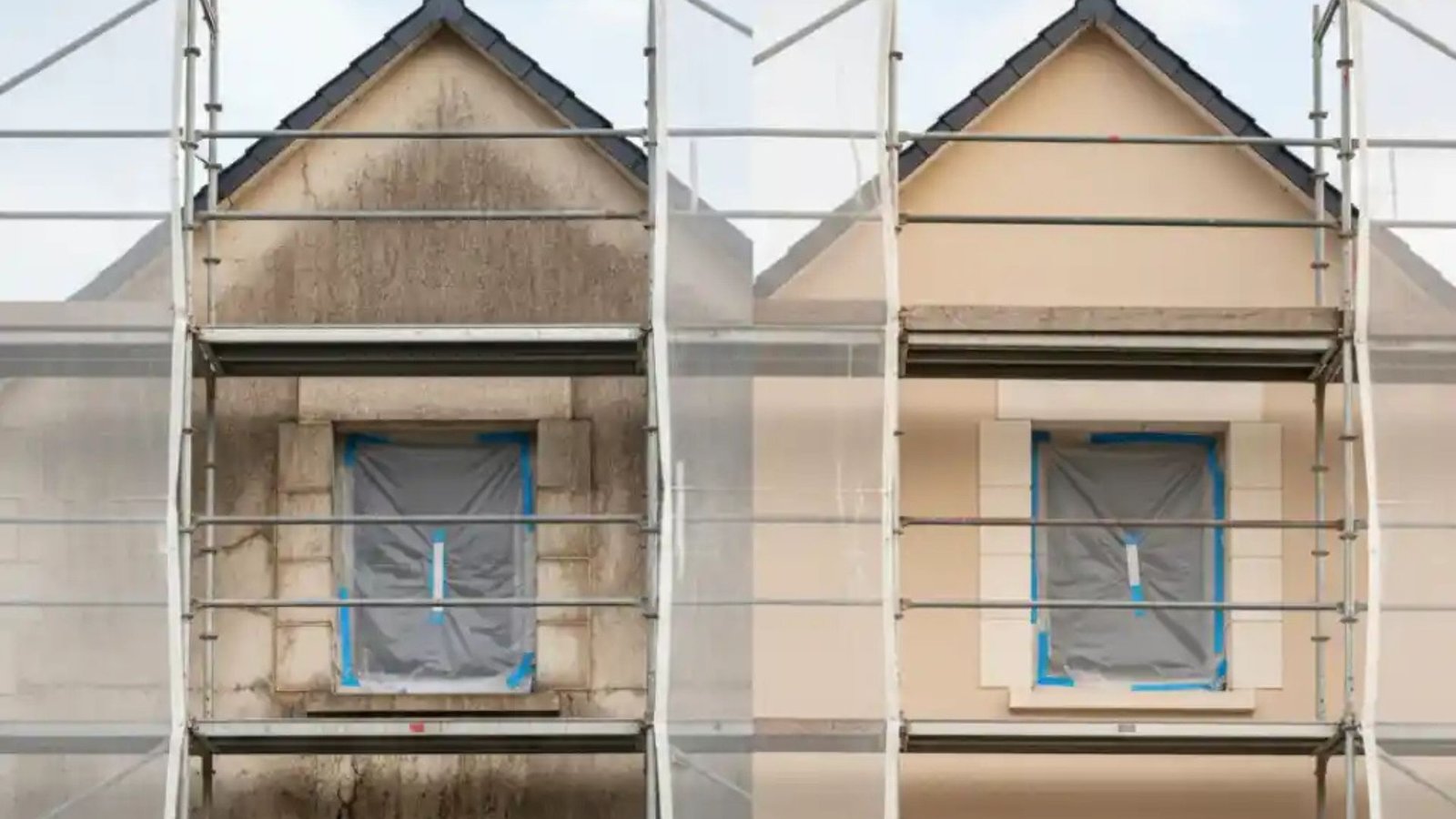 Façade de maison en cours de ravalement par une équipe professionnelle