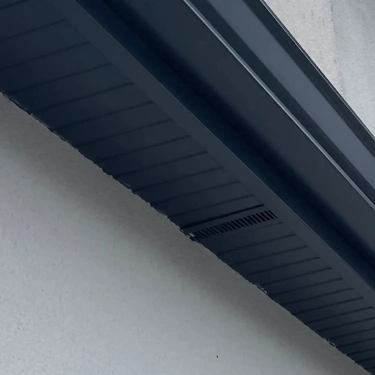 dessous de rive avec ventilation noir