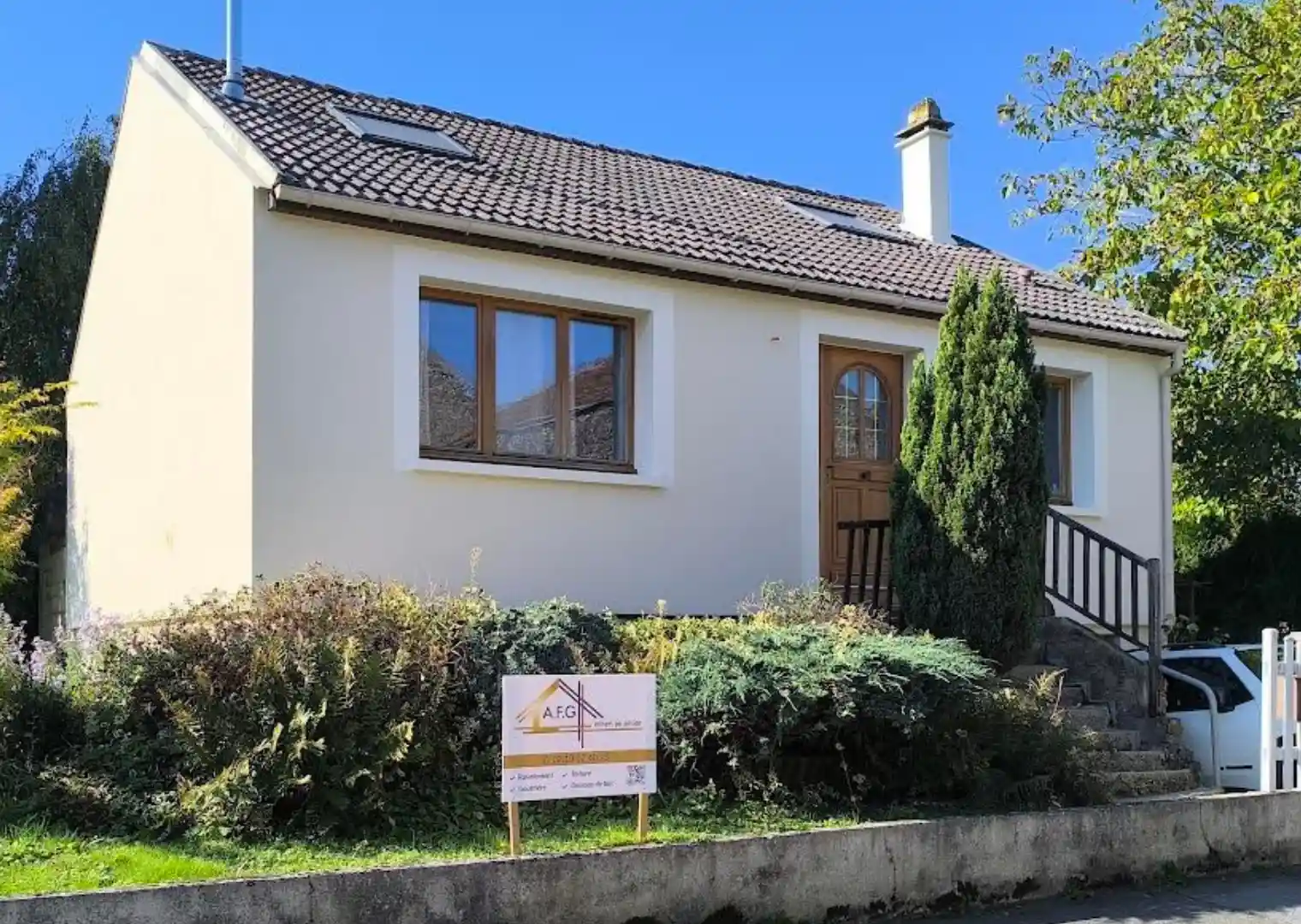 exemple d'une maison avec un ravalement de facade parfait fait par AFG28 a chartres