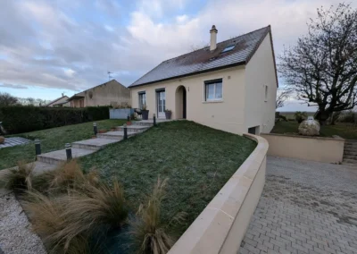 Maison Yvelines modernisée Traitement fissures, peinture façade I1R et zinguerie aluminium