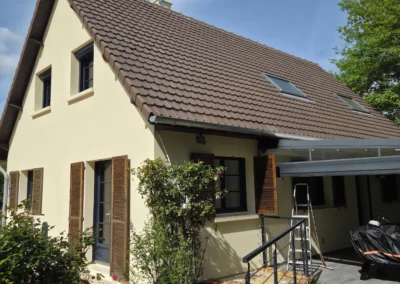 facade laterale maison apres ravalement i1s bonnelles avec toiture propre