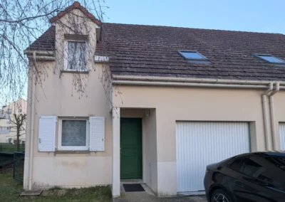 vue avant travaux facade et toiture encrassee maison leves